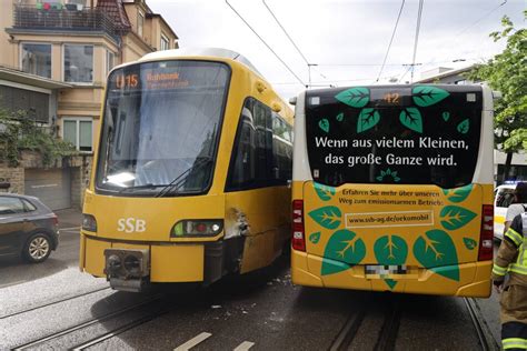 Unfall In Stuttgart Bus Und Stadtbahn Krachen Ineinander Drei Verletzte