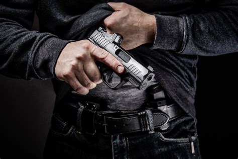 walthers  hammer fired pd compact carry pistol revie handguns