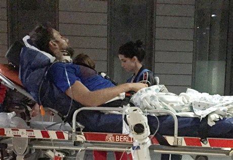 Verzilova otrávili nechceme aby ho léčili v Rusku říkají členové Pussy Riot Převezli ho do