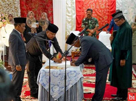 Pimpinan Dan Anggota Baru Dprd Kabupaten Solok Dilantik Bupati