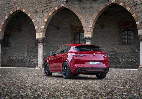 Foto Nuove Alfa Romeo Giulia E Stelvio Quadrifoglio 2024 3 Patentati