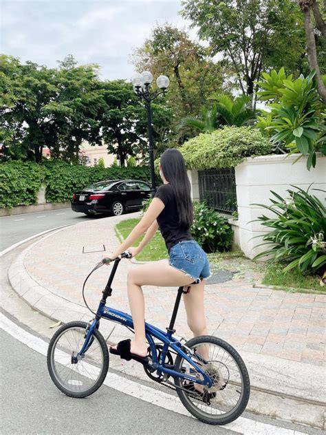 Diện quần ngắn đạp xe hot girl Đồng Nai khoe vẻ đẹp chuẩn