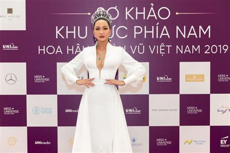 Nóng bỏng phần thi bikini Hoa hậu Hoàn vũ VN 2019