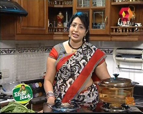 Sexy For Girls Kairali Tv Anchor Lakshmi Nair Hot Navel Show In Saree
