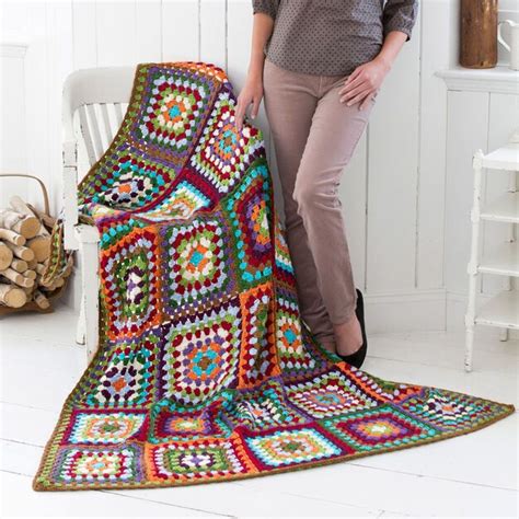 Free Easy Red Heart Grannys Classic Throw Crochet Pattern