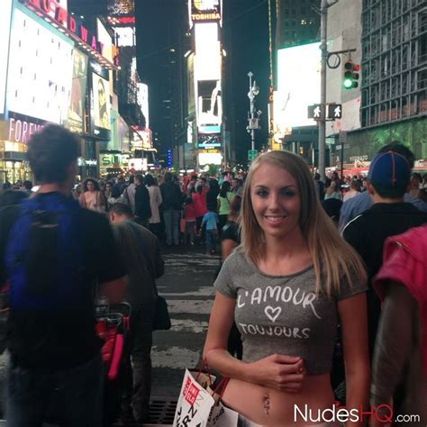 Sexy Hottie Takes Selfpics 18765 7 Porn Pic