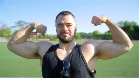 How This Man Beat A Diagnosis That He Wouldn T Live Past 30 And Got Ripped Fitandwell