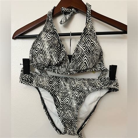 Gianni Bini Black And White Bikini Gem