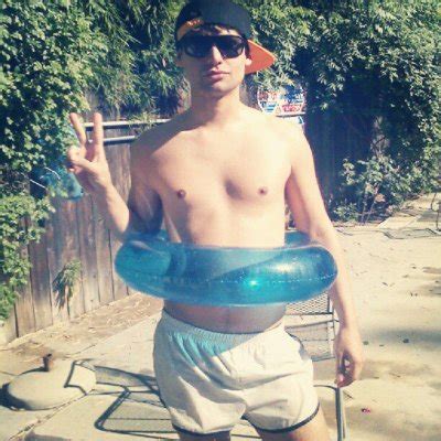 Shirtless Naked Celebs Tumblr Tumbex