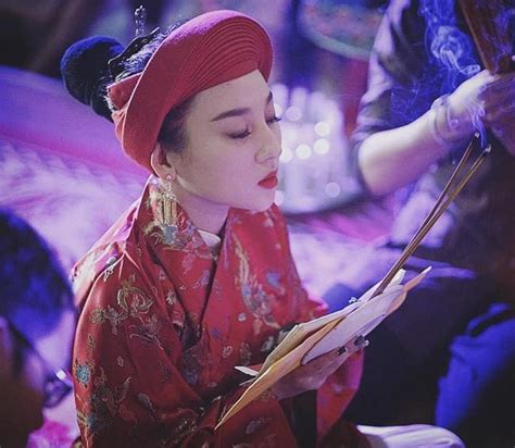 Không theo đuổi ca hát hot girl hầu đồng đẹp nhất Hà thành giờ ra sao