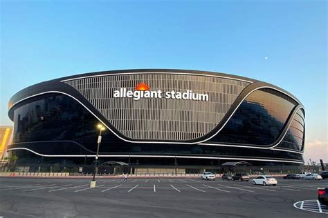 Tour Las Vegas Raiders Stadium (Allegiant Stadium Inside & Out ...