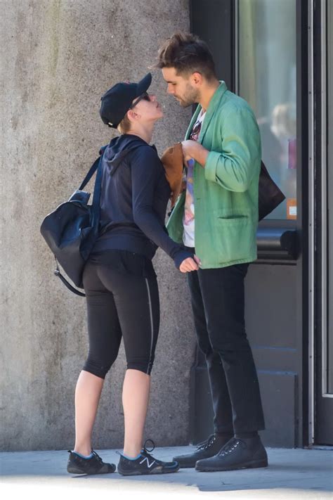 Scarlett Johansson In Black Leggings Getting Ass Groped While Make Out In NYC Porn Pictures XXX