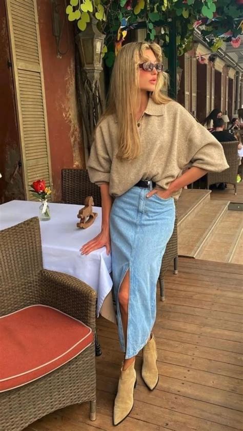 Fall Fit Falloutfit Instagramlook Autumnoutfit Fall Boots Nude Jeanskirt Curtainbangs