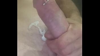 Frère branle grosse bite avec piercing XVIDEOS