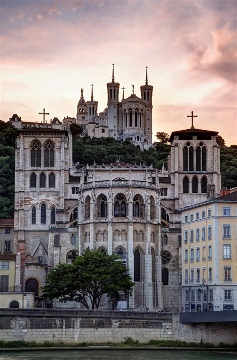 La Basilique Notre Dame de Fourvière et la Cathédrale Saint-Jean