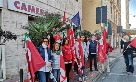 Assalto Alla Sede Della Cgil A Roma Oggi Il Presidio Davanti La Sede