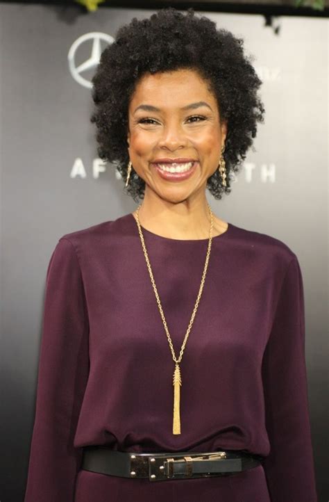 caitlin huey burns net worth