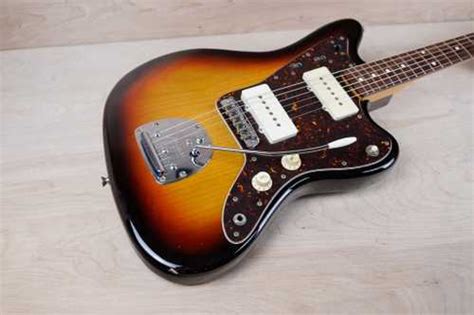 2004 Fender JM 66 Jazzmaster Reissue CIJ Sunburst Guitars Electric