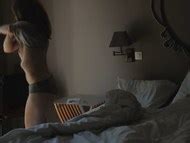 Naked Ma Lle Genet In Pleurer Des Larmes D Enfance