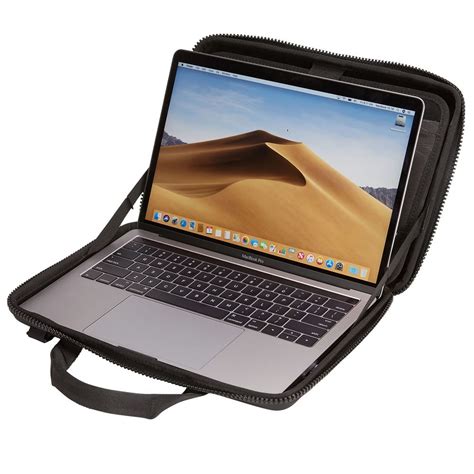 Купить Сумка Thule Gauntlet для MacBook Pro 13, чёрный (3203975) в Москве