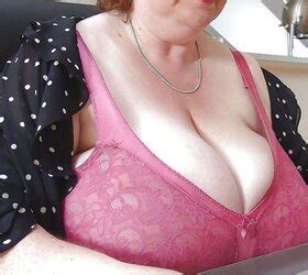 GIANT HOOTER SLING FOR AMPLE BRA STUFFERS Mature And Mummy ZB Porn