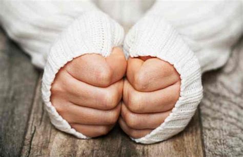 Why Are My Hands And Feet Always Cold And Sweaty Ist Health
