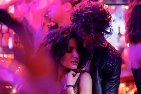 Sex Life estrelas da série da Netflix revelam namoro na vida real Minha Série