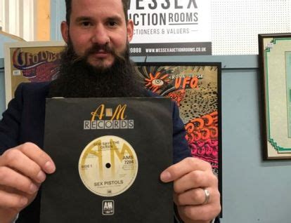 Un vinyle de God Save The Queen des Sex Pistols s est vendu à euros Jack
