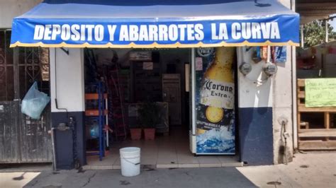 Depósito y Abarrotes La Curva dirección opiniones de clientes