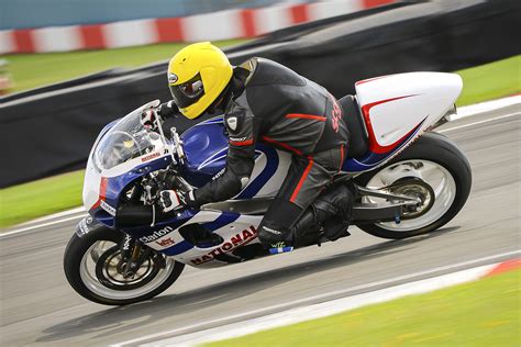 Renaissance Racing SUZUKI GSXR 750 SRAD