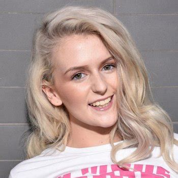 Lycia Sharyl Babe Page Watch This Adult Model On Freeones