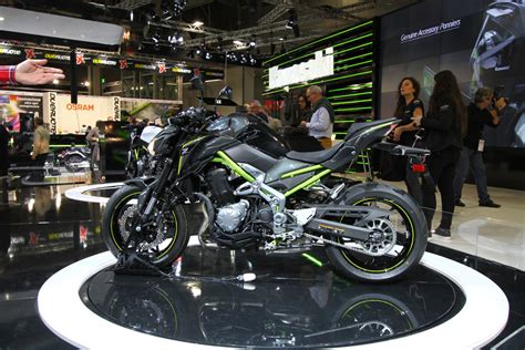 Crescono Le Naked Z Di Kawasaki Con La E La Presentate Ad Eicma