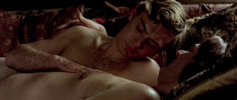 AusCAPS Jude Law Nude In Wilde