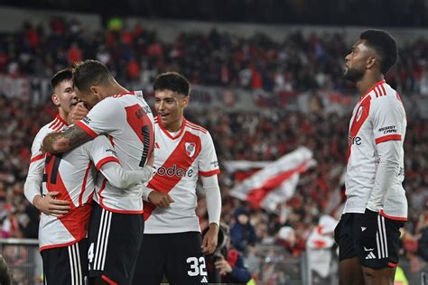 River Plate sacó la chapa de campeón y goleó a Central Córdoba en “El