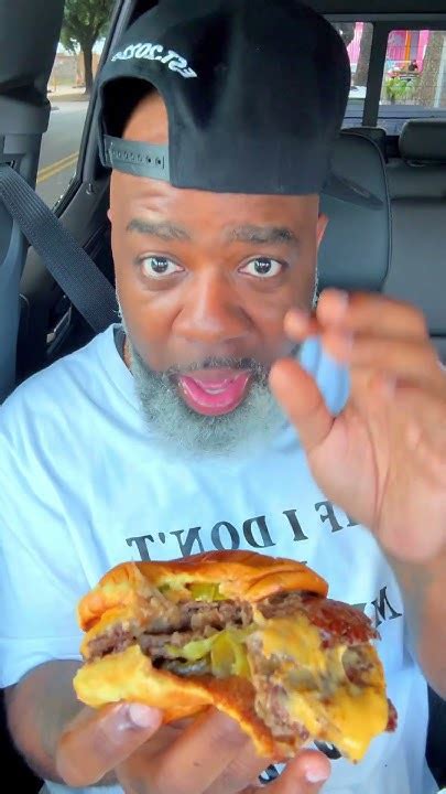 Houstons Number One Burger Wagyu Smash Burger Taste Test Youtube