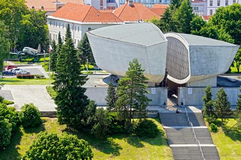 V Sobotu M Ja V Pam Tn Ku Snp Osl Vime V Ro Ie Ukon Enia Ii