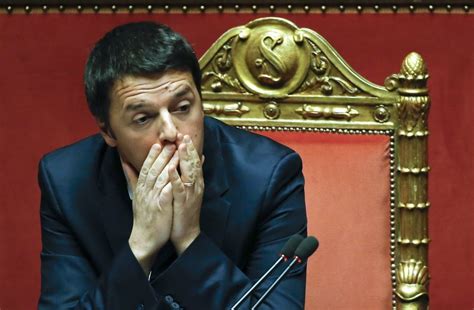 Appunti E Strette Di Mano Matteo Renzi Al Senato La Repubblica