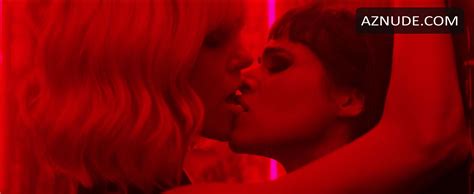 Browse Popular Lesbian Images Page 9 AZNude