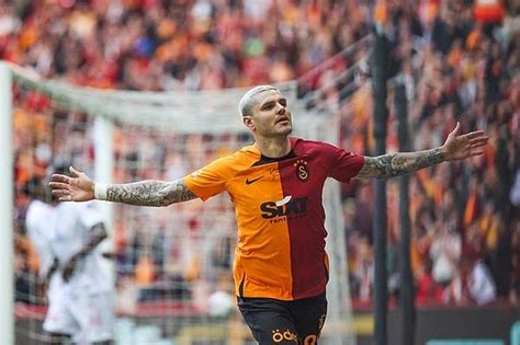 Wanda Nara Galatasaraylıların Yolunu Gözlediği Icardi nin İstanbul a