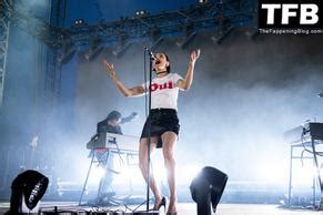 Jehnny Beth Sexy Seen Flaunting Her Hot Figure On Stage At The All Points East Festival In