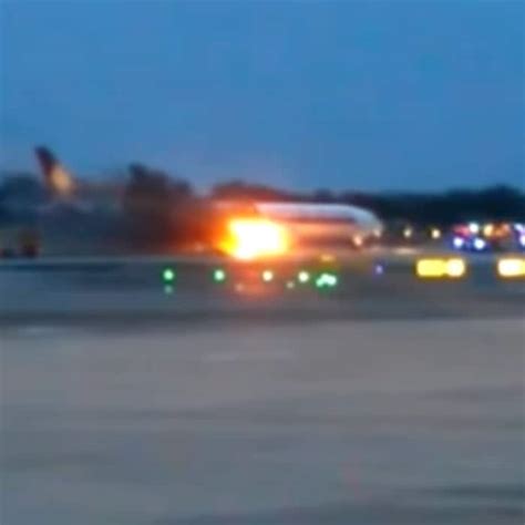 Photos Singapore Airlines Right Wing Catches Fire While Making