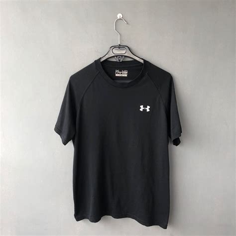 Under Armour Heatgear, Men's Fashion, Tops & Sets, Tshirts & Polo ...