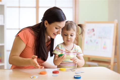 Игры для детей 3-4 лет: развивающие и подвижные варианты для дома