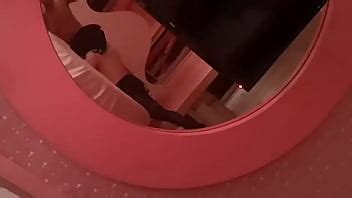 Hei Si Abre La Perra Se Esconde Debajo De La Entrepierna Y Se Come Una Polla XVIDEOS