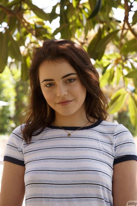 Kylie Quinn Showers Zishy Nude Pics Bunnylust My Xxx Hot Girl