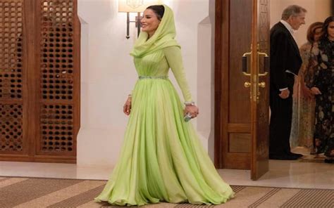 Chi è Moza Bint Nasser la sceicca del Qatar che si è fatta notare al