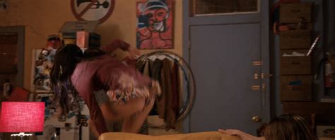 Naked Aubrey Plaza In Mike And Dave Need Wedding Dates