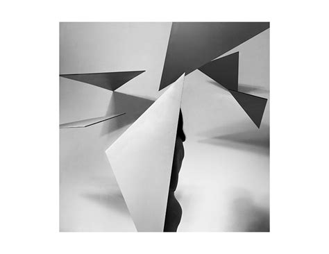 Lili Zaneta Nude Shapes Strane