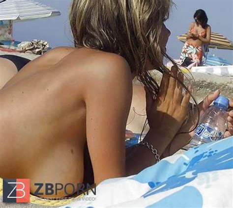 Massive Breast Hangers Bum Paramour ZB Porn