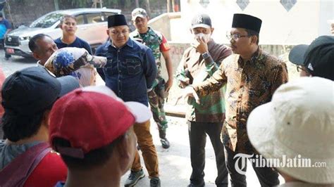 Sidak Ke Proyek Betonisasi Krembung Mojoruntut Bupati Gus Muhdlor